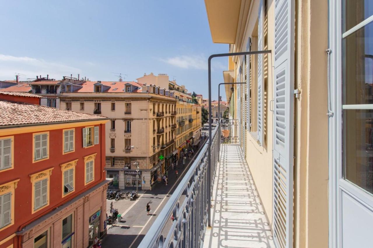 Odeon Appartement Nisa Exterior foto