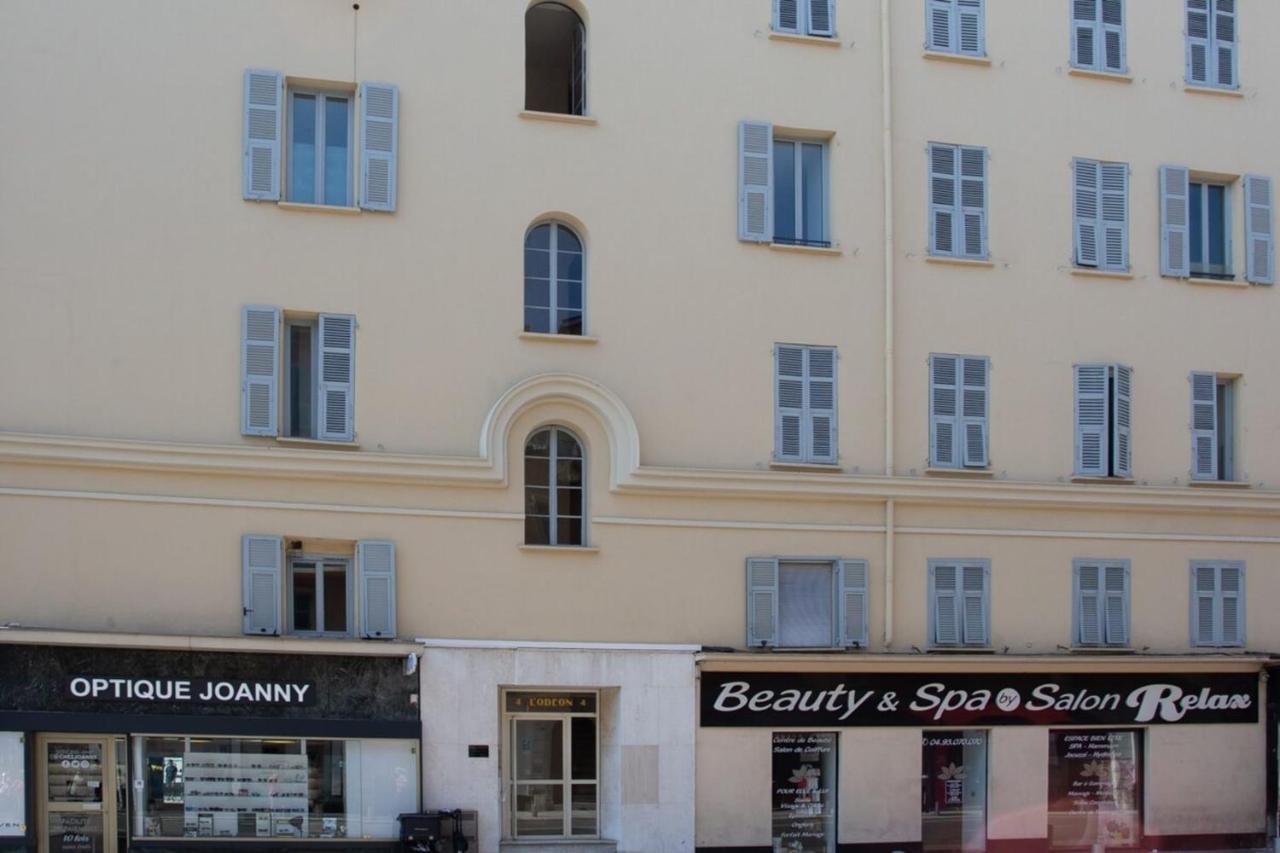 Odeon Appartement Nisa Exterior foto